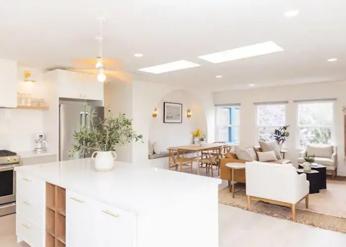 Bright, Spacious 4 Bd In The Heart Of Little Italy