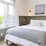 Bright, Spacious 4 Bd In The Heart Of Little Italy